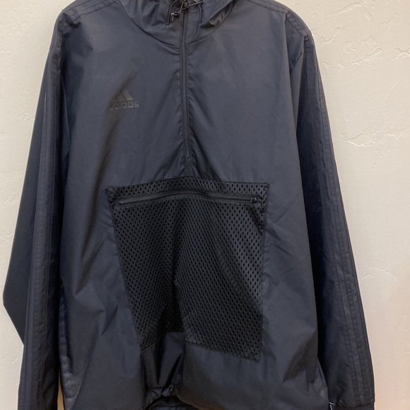 adidas windbreaker, ideal for running - Picture 2 of 6